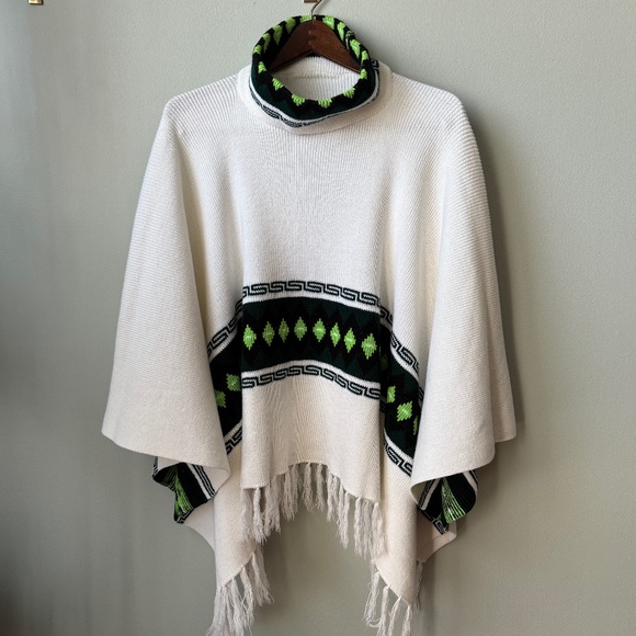 Poncho Turtleneck Sweater Cape Greek Key & Diamond Pattern - Picture 4 of 17